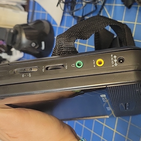 Philips Black Portable DVD Players with Accessories Preloved - Picture 5 of 8